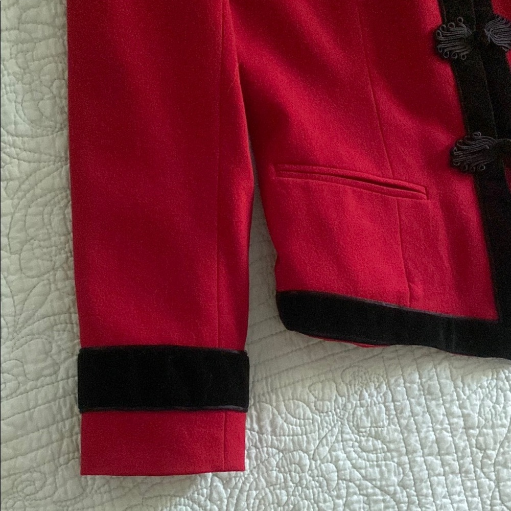 Vintage Red and Black Velvet Blazer with Cropped Design - Picture 4 of 5